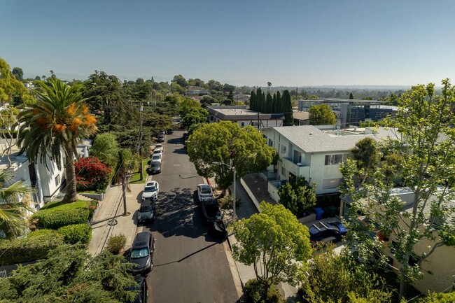 836 Ashland Ave in Santa Monica, CA - Building Photo - Building Photo