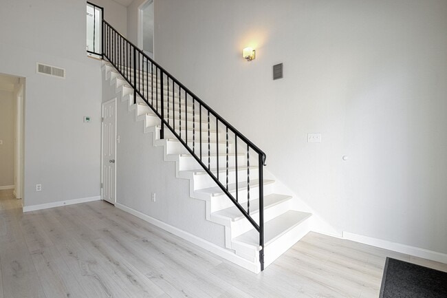 1305 Sylvan Meadows Dr in Modesto, CA - Building Photo - Building Photo