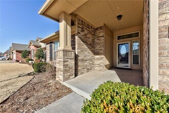 2405 SW 137th St in Oklahoma City, OK - Foto de edificio - Building Photo