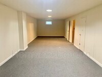 806 Undercliff Dr photo'