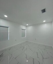 3161 NW 31st St in Miami, FL - Building Photo - Building Photo