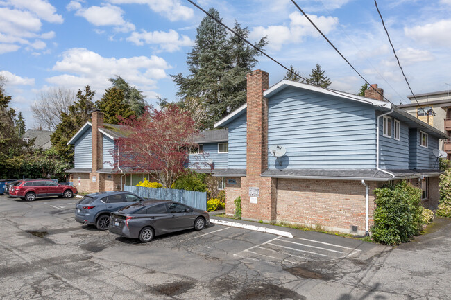 Corliss Court in Seattle, WA - Building Photo - Primary Photo