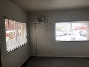 College Street Apartments in Akron, OH - Building Photo - Building Photo