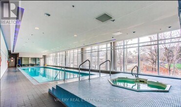 2885 Bayview Ave in Toronto, ON - Building Photo - Building Photo