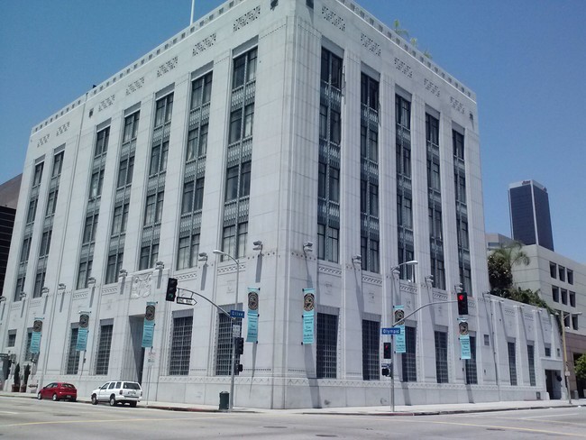 The Reserve Lofts in Los Angeles, CA - Building Photo - Building Photo