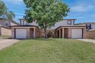 836 NW Summercrest Blvd in Burleson, TX - Building Photo