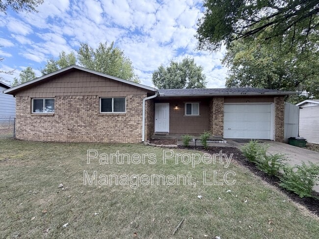 property at 408 W Nightingale Cir