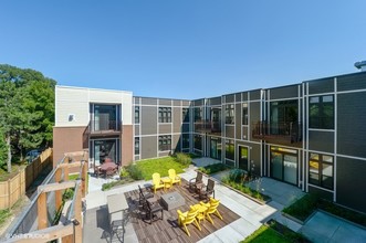 Harmonee Square Apartments in Wauwatosa, WI - Building Photo - Building Photo