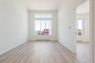 Gardner Apartments in Abbotsford, BC - Building Photo - Building Photo