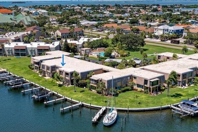 1008 Apollo Beach Blvd in Apollo Beach, FL - Building Photo - Building Photo