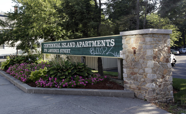 Centennial Island Apartments in Lowell, MA - Foto de edificio - Building Photo