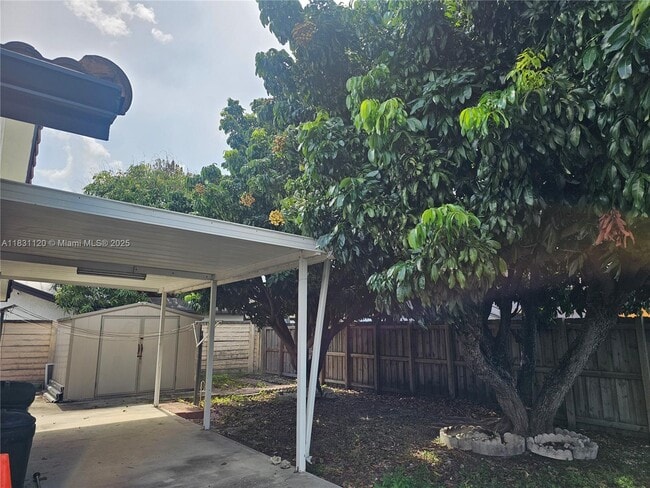 14203 SW 54th St in Miami, FL - Building Photo - Building Photo