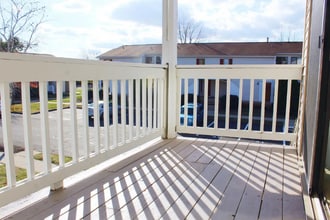 168 Fox Hill Ln in Enfield, CT - Building Photo - Building Photo