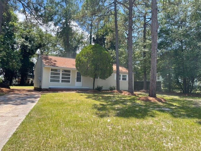 property at 2382 Leslie Cir