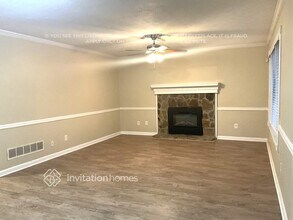 155 Barrington Dr E in Roswell, GA - Foto de edificio - Building Photo