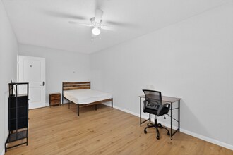 404 Nottingham Dr in Irving, TX - Building Photo - Building Photo