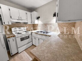 3744 Estelle Ave in Ft. Myers, FL - Building Photo
