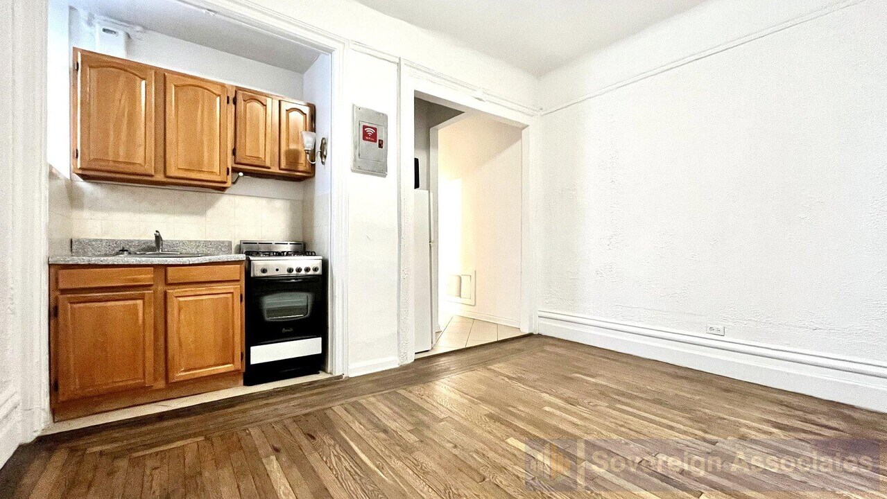 45 Tiemann Pl in New York, NY - Building Photo