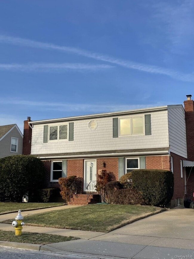 property at 1016 Oaks Dr