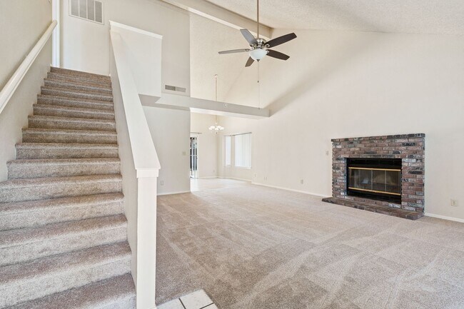 8840 N Barton Ave in Fresno, CA - Building Photo - Building Photo