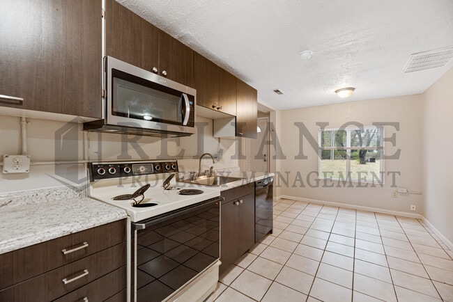 508 N Tracy St in Wichita, KS - Building Photo - Building Photo