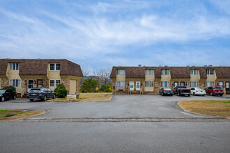 Castlewood Condominiums in Nashville, TN - Foto de edificio - Building Photo