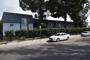 12142 Burbank Blvd in Los Angeles, CA - Building Photo