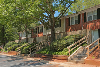 zAvri Hills in Stone Mountain, GA - Foto de edificio - Building Photo