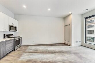 847 N Larrabee St in Chicago, IL - Building Photo - Building Photo