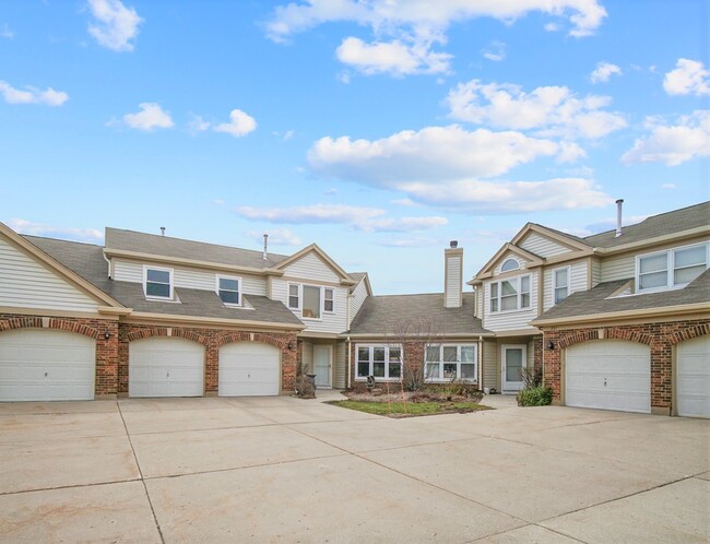 335 Satinwood Ct S in Buffalo Grove, IL - Building Photo - Building Photo