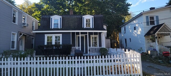 property at 28 Alden Pl