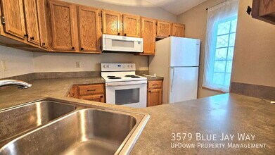 3579 Blue Jay Way in Eagan, MN - Foto de edificio - Building Photo