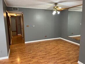 9616 W Higgins Rd in Rosemont, IL - Foto de edificio - Building Photo