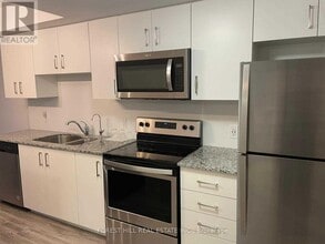 104 Summit Ridge Dr in Guelph, ON - Building Photo - Building Photo