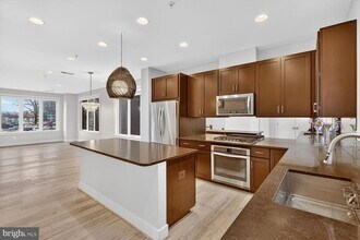 10425 Fernwood Rd in Bethesda, MD - Building Photo - Building Photo