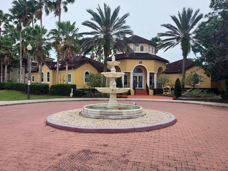 5551 Bentgrass Dr in Sarasota, FL - Building Photo