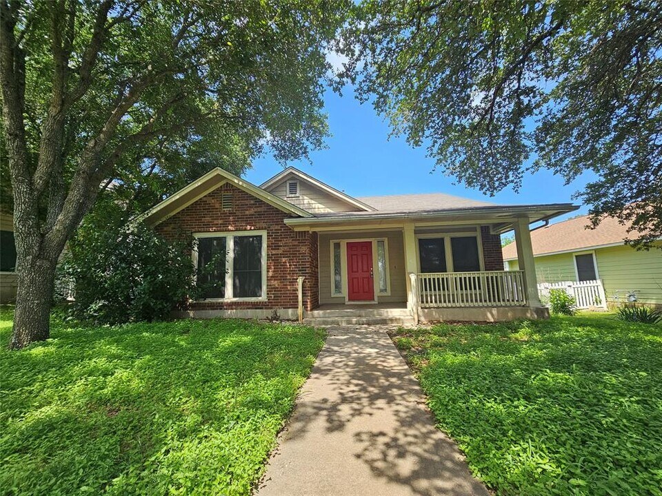 4211 Mather in Kyle, TX - Building Photo