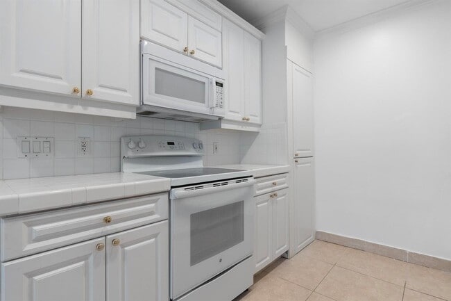 440 NE 17th Way in Fort Lauderdale, FL - Building Photo - Building Photo
