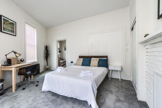 4913 Yew St in Pittsburgh, PA - Building Photo - Building Photo