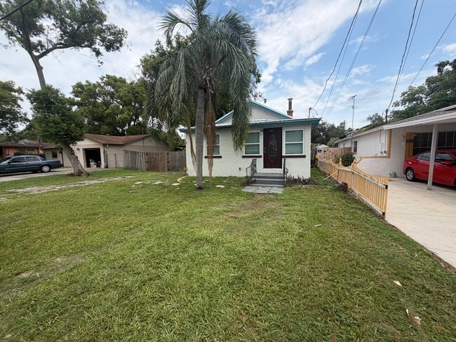 8409 N Lynn Ave