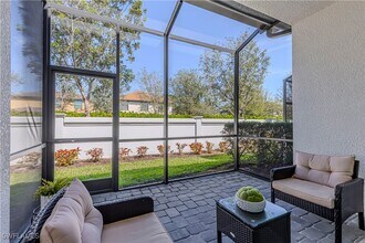 7538 Rockefeller Dr in Naples, FL - Building Photo - Building Photo