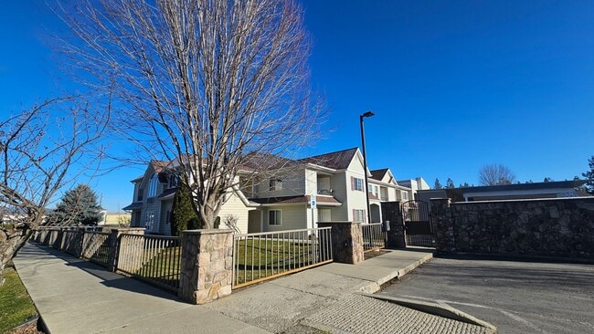 property at 304 Greensferry Rd