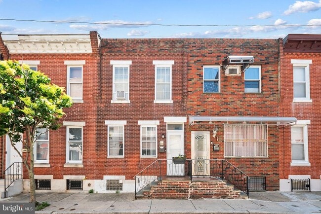 property at 904 Tree St