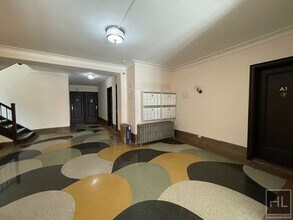 31-40 30th St-Unit -D2 in Queens, NY - Building Photo - Building Photo