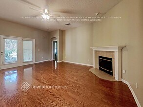 1076 Briarcreek Rd in Jacksonville, FL - Foto de edificio - Building Photo