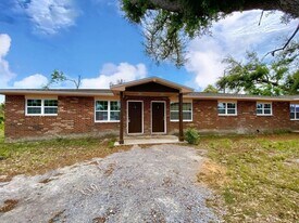 3910 E 11th St in Panama City, FL - Building Photo