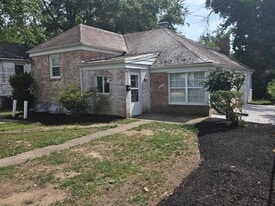 7307 Dickinson Ave in College Park, MD - Building Photo