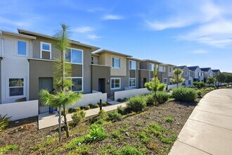 2182 Bluestone Cir in Chula Vista, CA - Building Photo - Building Photo