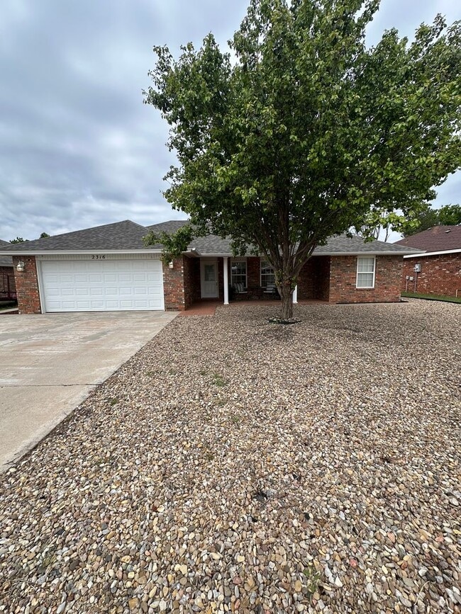 property at 2316 Jadyn Ln
