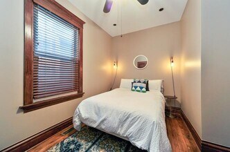 3506 N Damen Ave, Unit Apt 1 in Chicago, IL - Building Photo - Building Photo